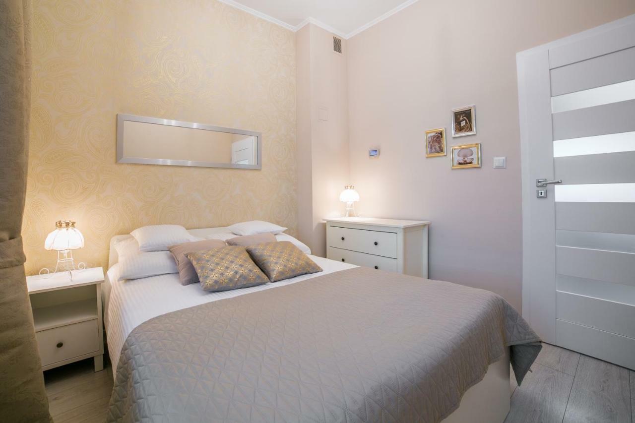 Apartamenty Roztocze Zwierzyniec ภายนอก รูปภาพ